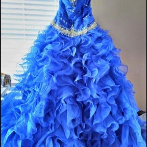 TIFFANY DESIGNS PRESENTATION GOWNS 16902